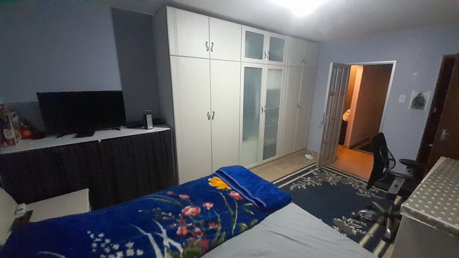 5 Bedroom Property for Sale in Dawncrest KwaZulu-Natal