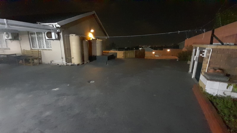 5 Bedroom Property for Sale in Dawncrest KwaZulu-Natal