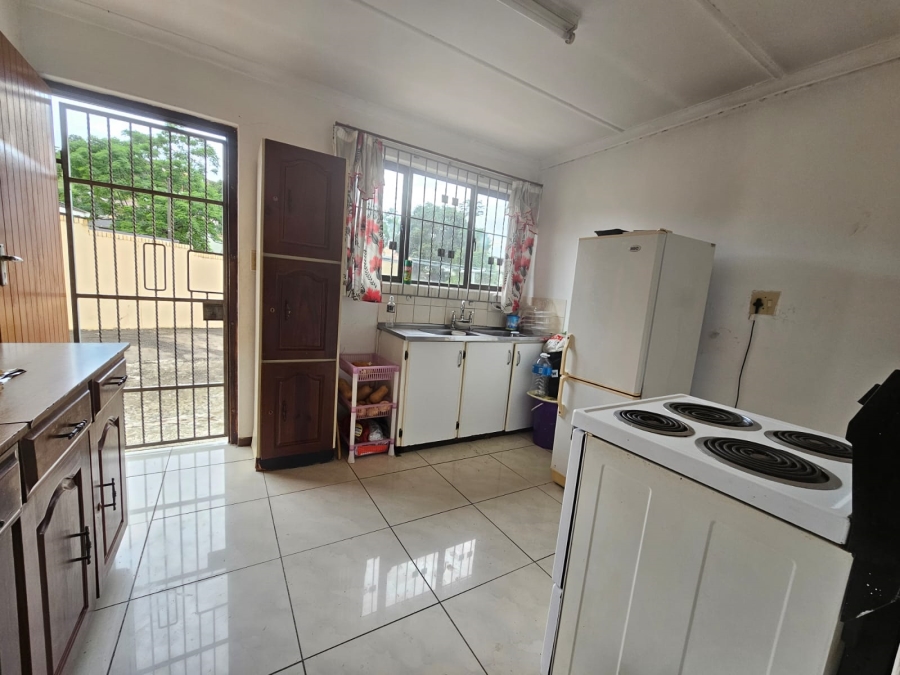 3 Bedroom Property for Sale in Umlazi KwaZulu-Natal