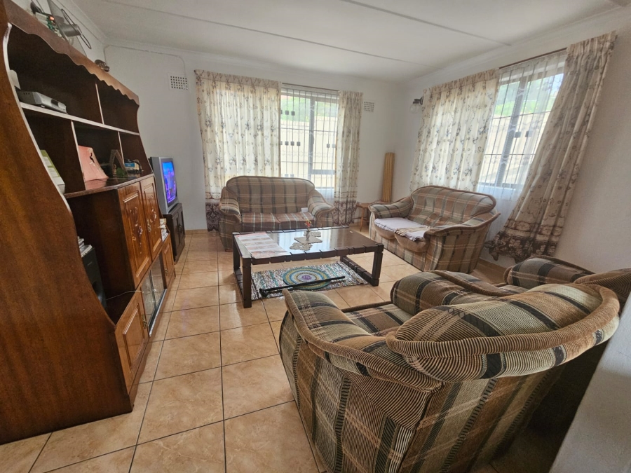 3 Bedroom Property for Sale in Umlazi KwaZulu-Natal