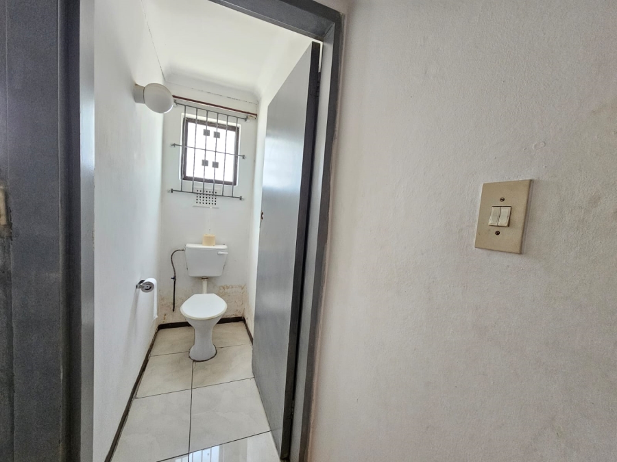 3 Bedroom Property for Sale in Umlazi KwaZulu-Natal