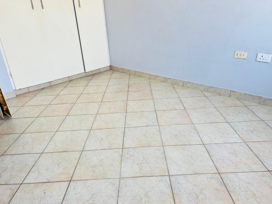 2 Bedroom Property for Sale in Essenwood KwaZulu-Natal