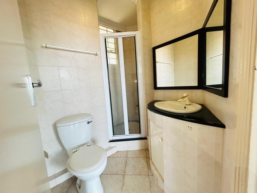 2 Bedroom Property for Sale in Essenwood KwaZulu-Natal