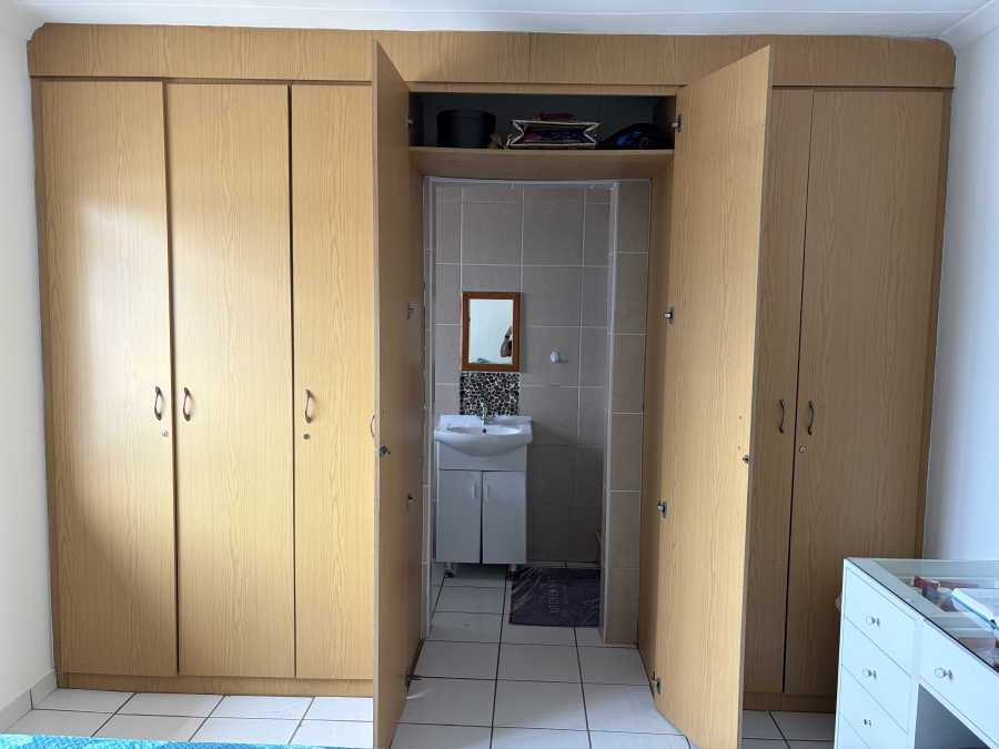 4 Bedroom Property for Sale in Southgate KwaZulu-Natal