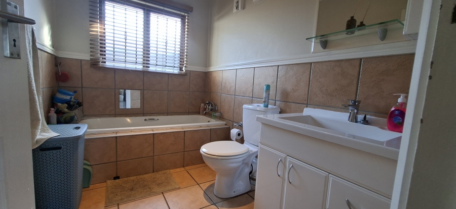 3 Bedroom Property for Sale in Waterfall KwaZulu-Natal