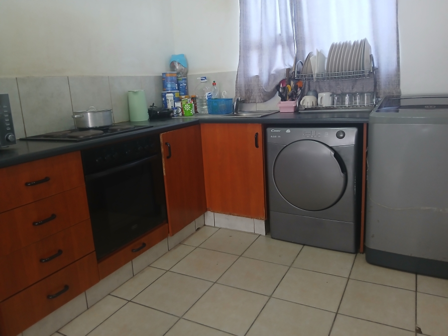 To Let 2 Bedroom Property for Rent in Kenville KwaZulu-Natal