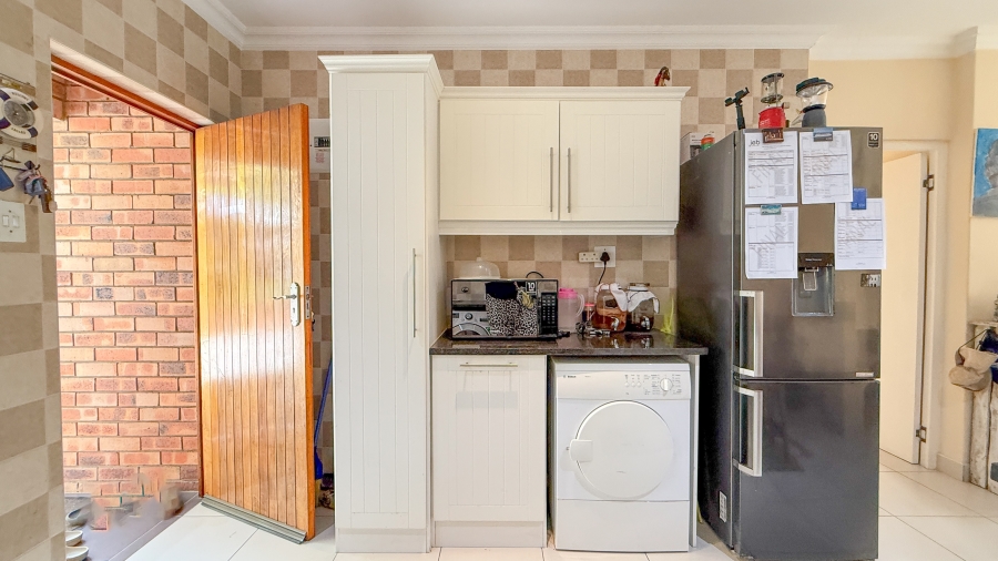 4 Bedroom Property for Sale in Willard Beach KwaZulu-Natal