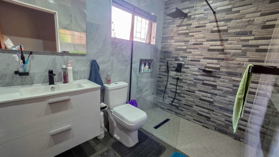 1 Bedroom Property for Sale in Chase Valley KwaZulu-Natal