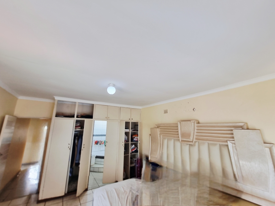 5 Bedroom Property for Sale in Ngwelezana KwaZulu-Natal