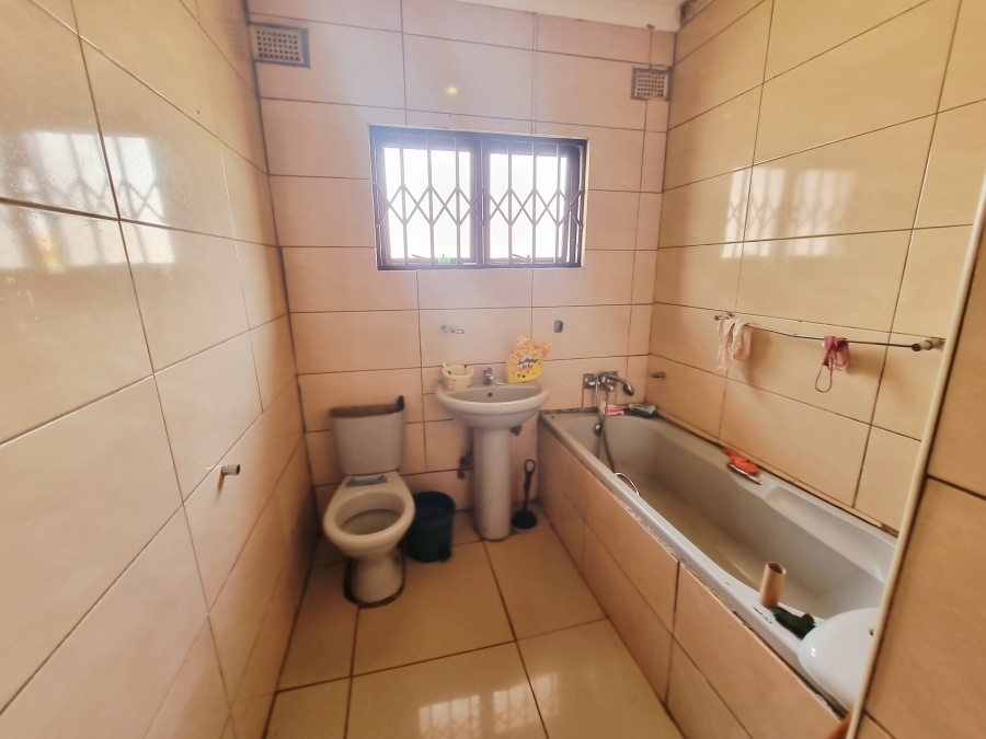 5 Bedroom Property for Sale in Ngwelezana KwaZulu-Natal