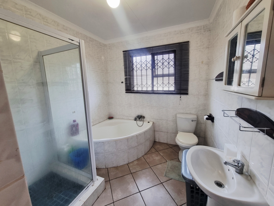 3 Bedroom Property for Sale in Birdswood KwaZulu-Natal