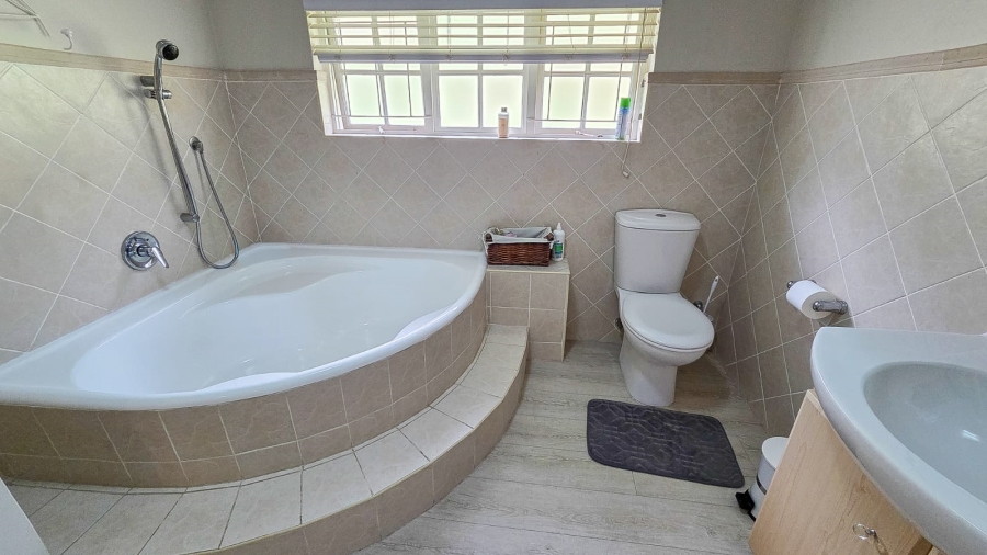 3 Bedroom Property for Sale in Sunningdale KwaZulu-Natal