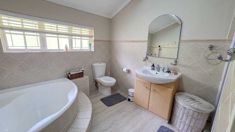 3 Bedroom Property for Sale in Sunningdale KwaZulu-Natal