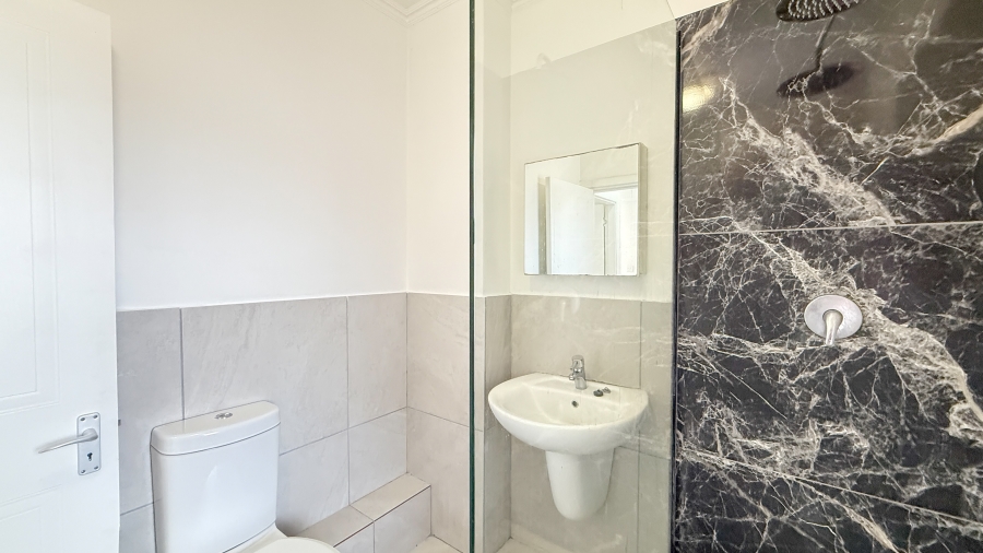 1 Bedroom Property for Sale in Ballitoville KwaZulu-Natal