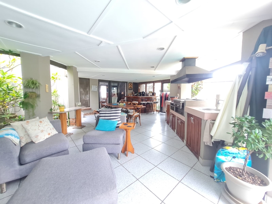 5 Bedroom Property for Sale in Meer En See KwaZulu-Natal