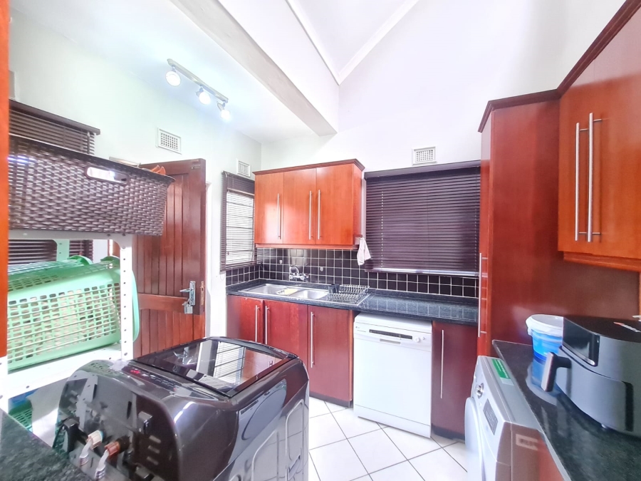 5 Bedroom Property for Sale in Meer En See KwaZulu-Natal