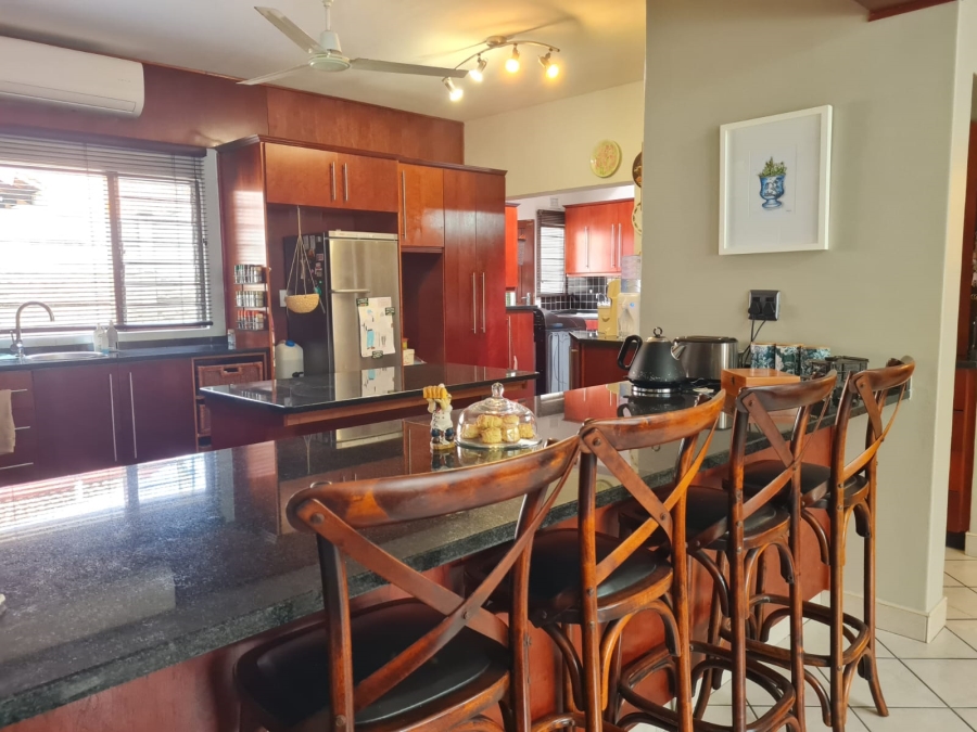 5 Bedroom Property for Sale in Meer En See KwaZulu-Natal