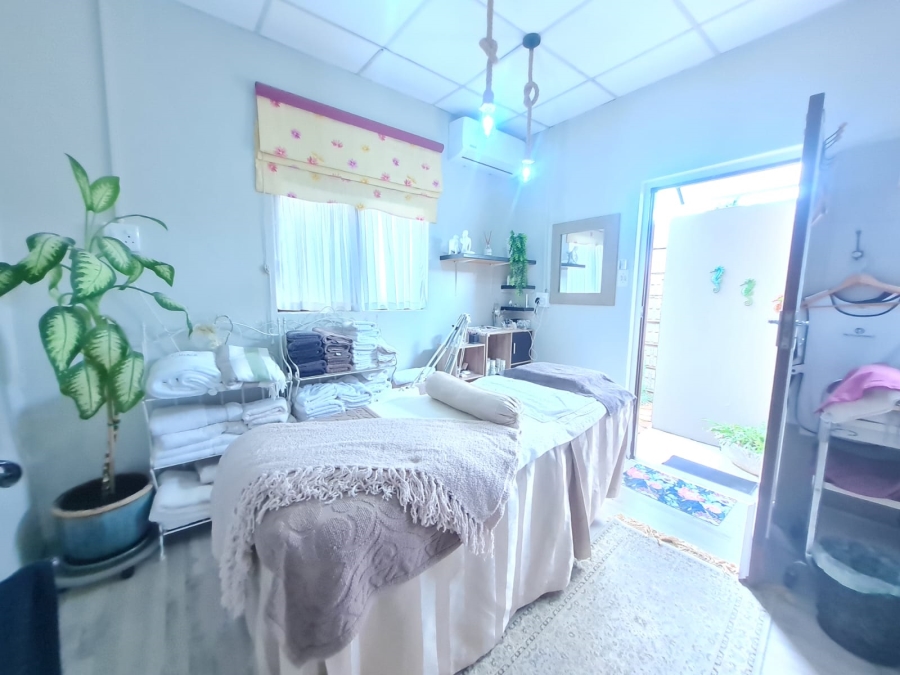 5 Bedroom Property for Sale in Meer En See KwaZulu-Natal