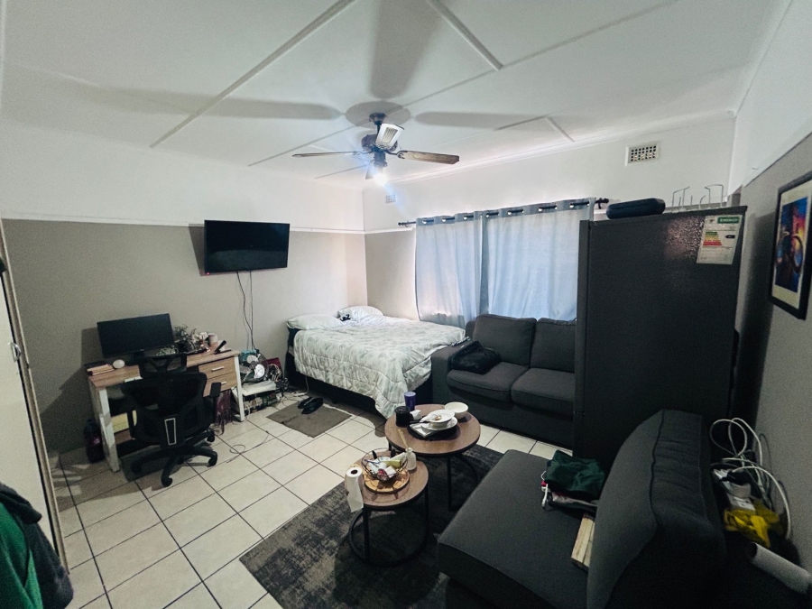 2 Bedroom Property for Sale in Scottsville KwaZulu-Natal