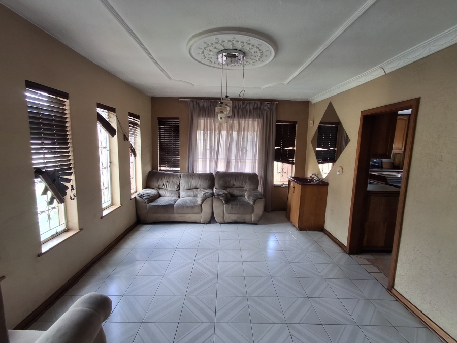 4 Bedroom Property for Sale in Dunveria KwaZulu-Natal