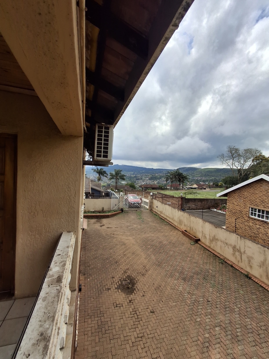4 Bedroom Property for Sale in Dunveria KwaZulu-Natal