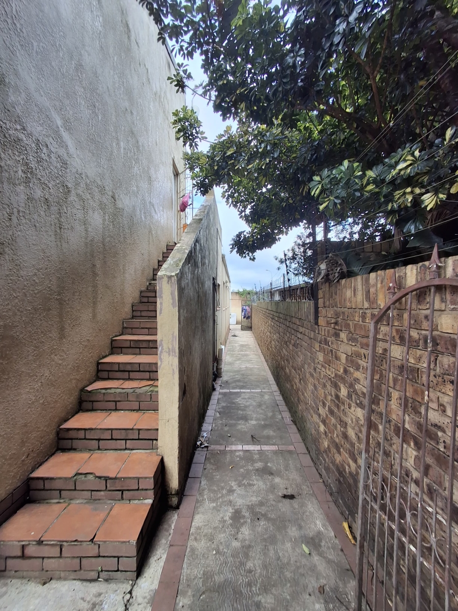 4 Bedroom Property for Sale in Dunveria KwaZulu-Natal