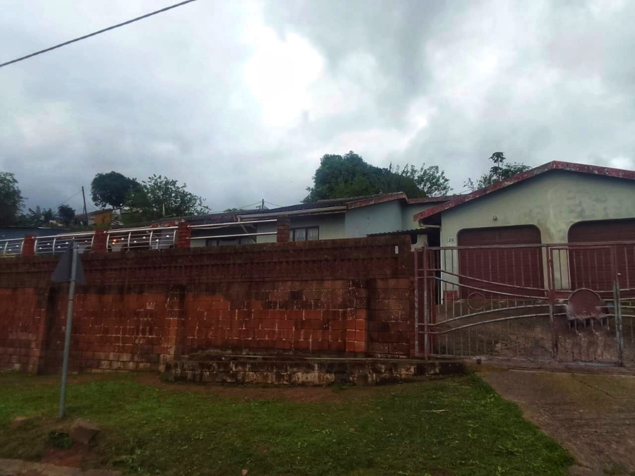 5 Bedroom Property for Sale in Umlazi N KwaZulu-Natal