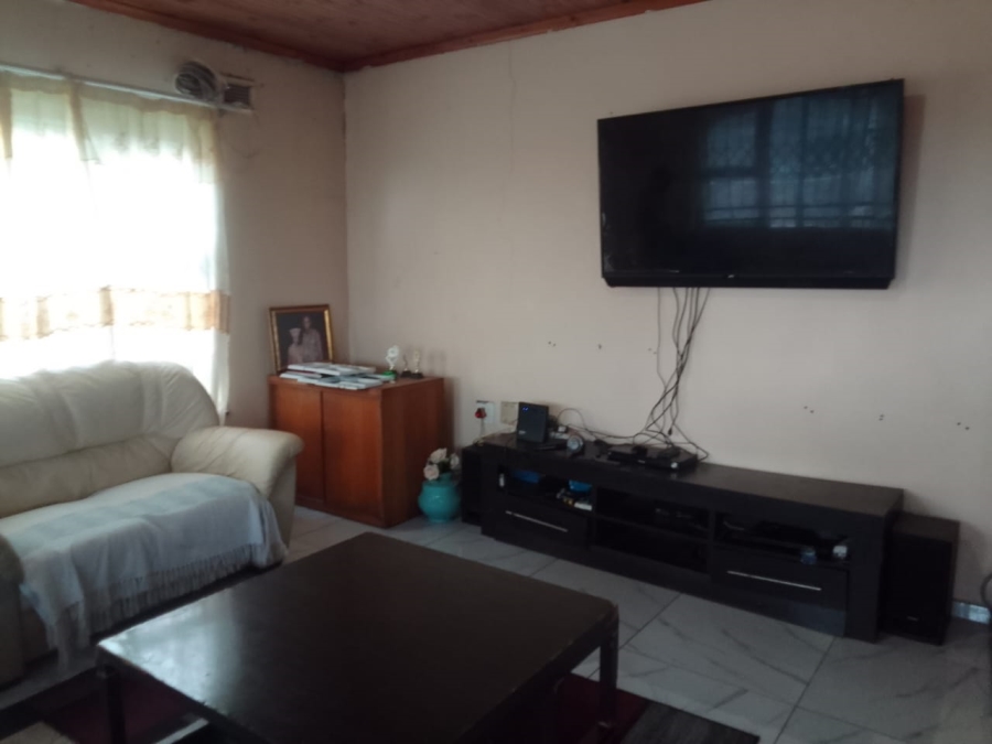 5 Bedroom Property for Sale in Umlazi N KwaZulu-Natal