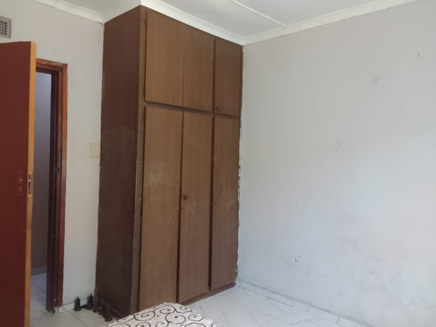 5 Bedroom Property for Sale in Umlazi N KwaZulu-Natal