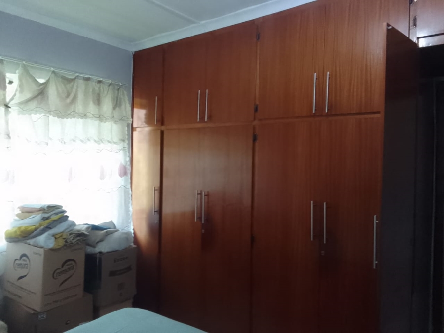 5 Bedroom Property for Sale in Umlazi N KwaZulu-Natal