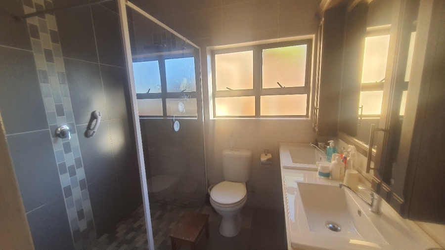 3 Bedroom Property for Sale in Aviary Hill KwaZulu-Natal