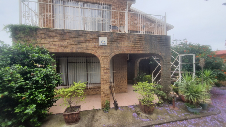 6 Bedroom Property for Sale in Lennoxton KwaZulu-Natal