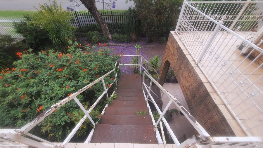 6 Bedroom Property for Sale in Lennoxton KwaZulu-Natal