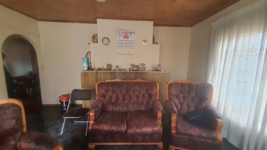 6 Bedroom Property for Sale in Lennoxton KwaZulu-Natal