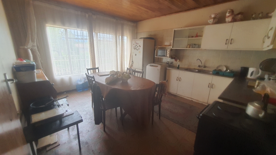 6 Bedroom Property for Sale in Lennoxton KwaZulu-Natal