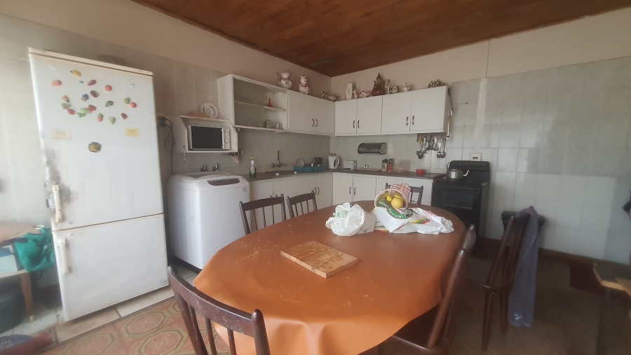 6 Bedroom Property for Sale in Lennoxton KwaZulu-Natal