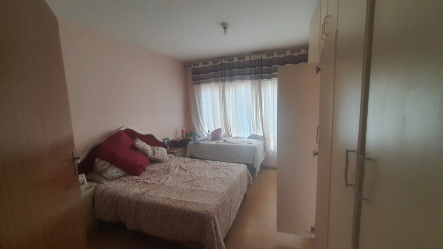 6 Bedroom Property for Sale in Lennoxton KwaZulu-Natal