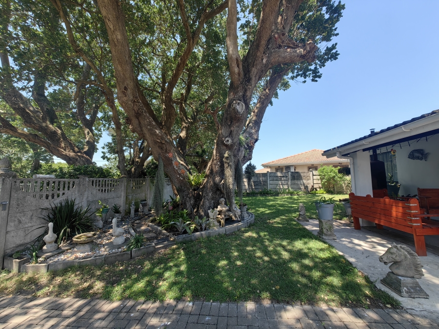 4 Bedroom Property for Sale in Park Rynie KwaZulu-Natal