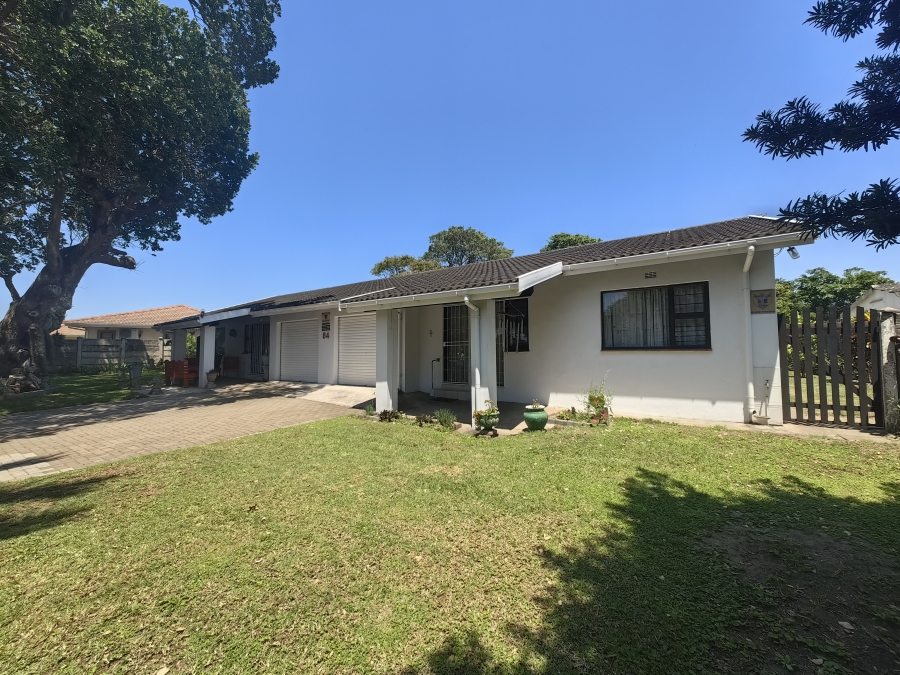 4 Bedroom Property for Sale in Park Rynie KwaZulu-Natal