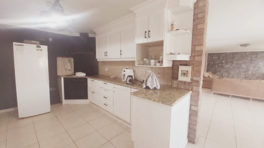 6 Bedroom Property for Sale in Bluff KwaZulu-Natal