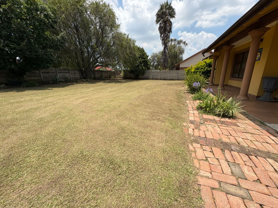 To Let 4 Bedroom Property for Rent in Amajuba Park KwaZulu-Natal