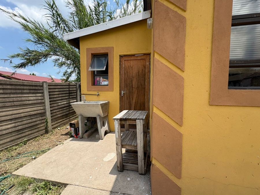 To Let 4 Bedroom Property for Rent in Amajuba Park KwaZulu-Natal