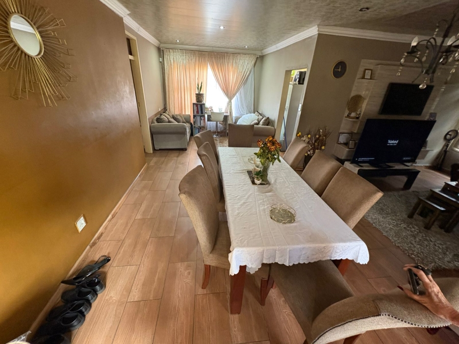 To Let 4 Bedroom Property for Rent in Amajuba Park KwaZulu-Natal