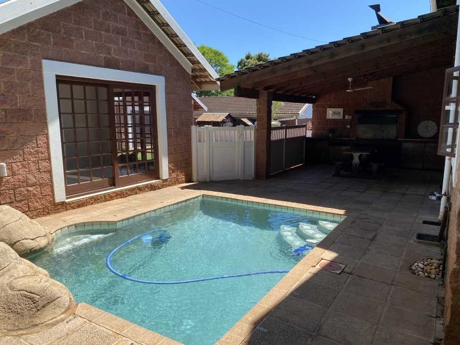 5 Bedroom Property for Sale in Ballito Central KwaZulu-Natal