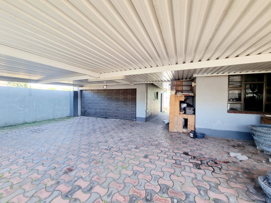 3 Bedroom Property for Sale in Esikhawini KwaZulu-Natal