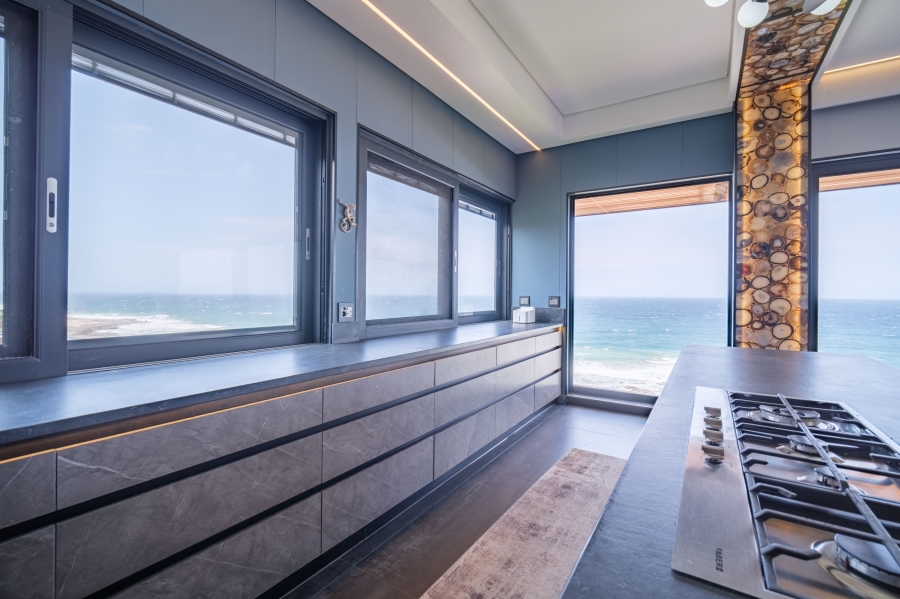 6 Bedroom Property for Sale in Sheffield Beach KwaZulu-Natal