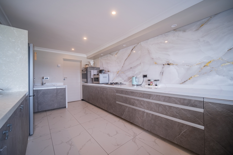 6 Bedroom Property for Sale in Sheffield Beach KwaZulu-Natal