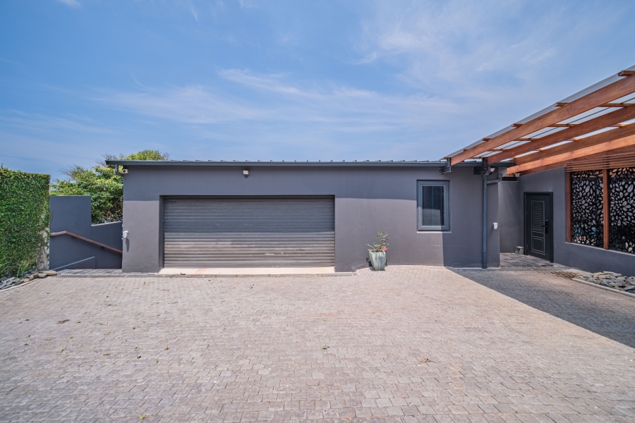 6 Bedroom Property for Sale in Sheffield Beach KwaZulu-Natal