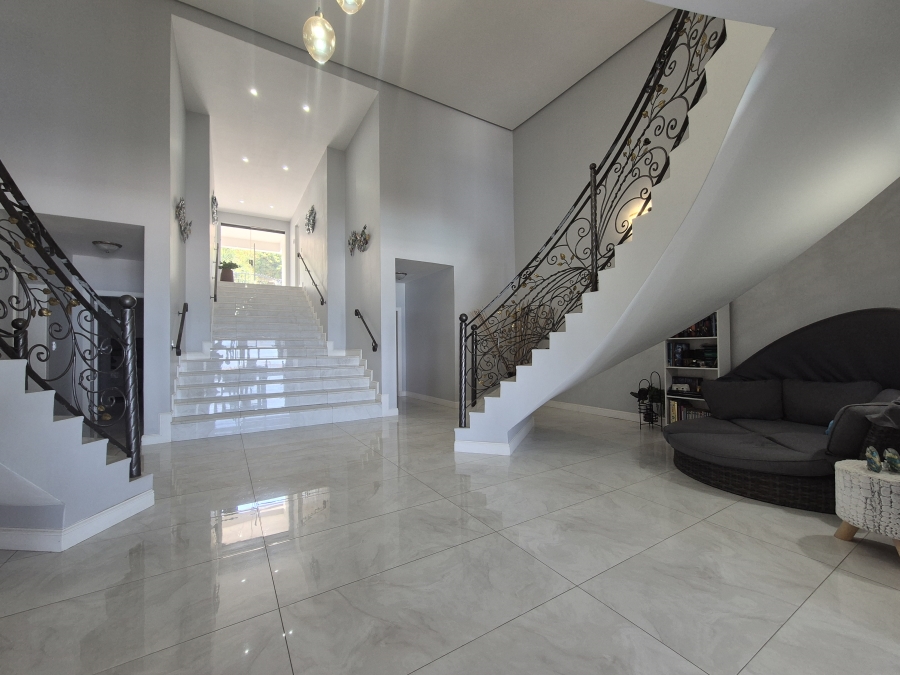 6 Bedroom Property for Sale in Tinley Manor KwaZulu-Natal