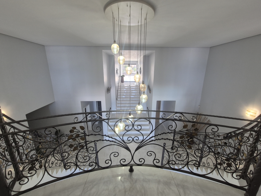 6 Bedroom Property for Sale in Tinley Manor KwaZulu-Natal